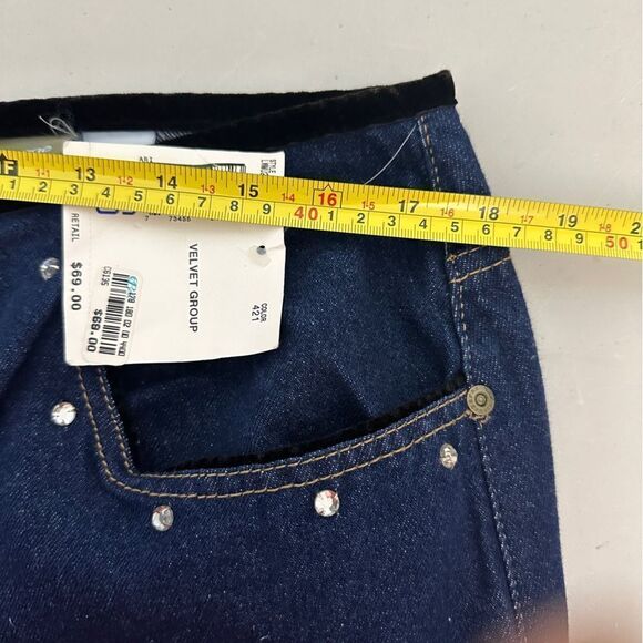 Liz Claiborne velvet group capri jeans with rhinestones and velvet size 16 NWT - Picture 4 of 9